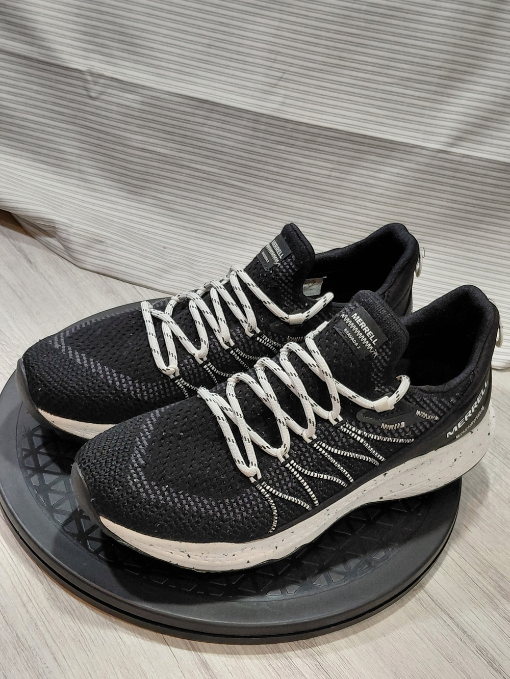 Merrell Womens Bravada 2 Waterproof Black Hiking Athletic Knit Sneakers SIZE 9